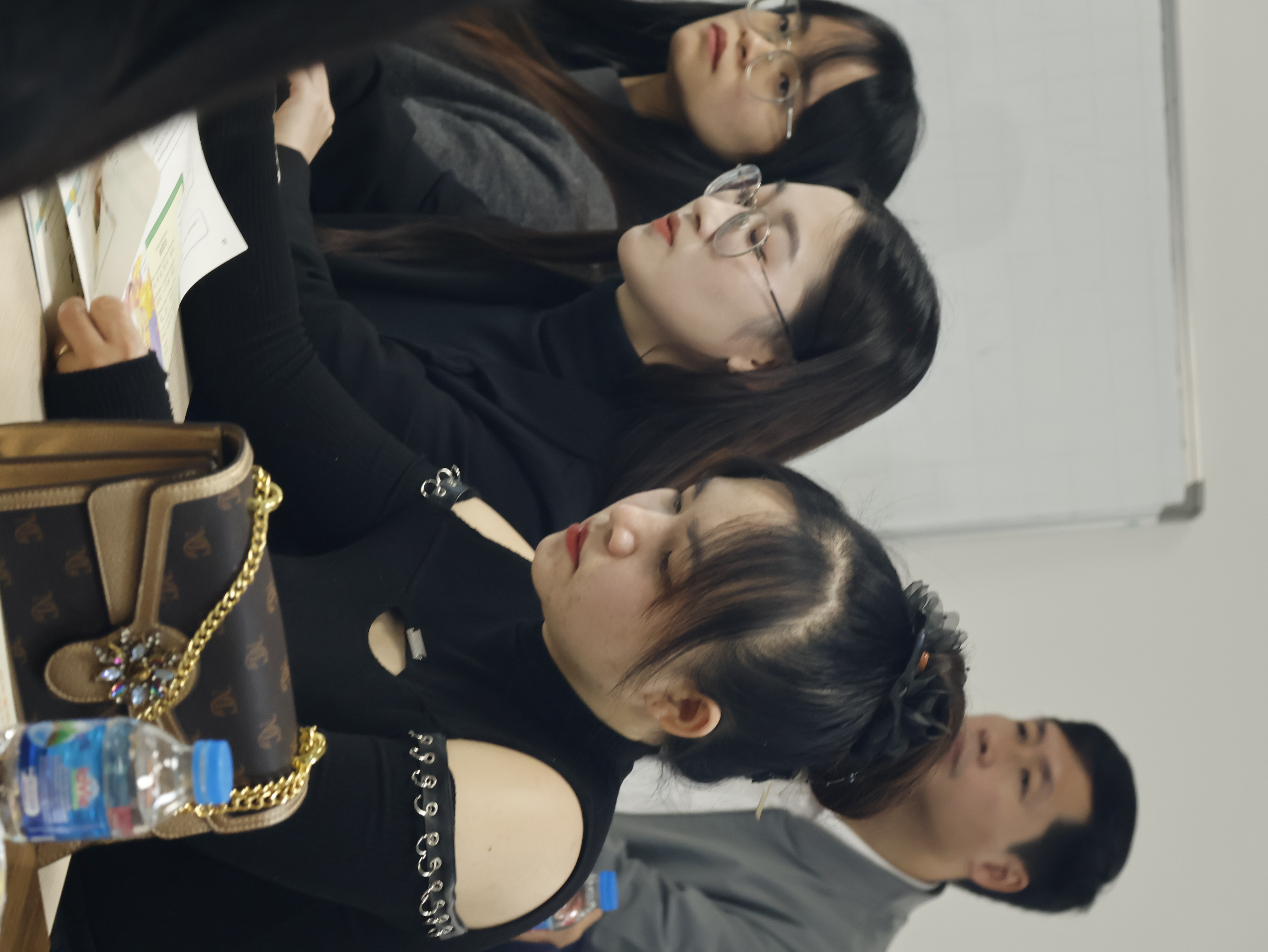 Lớp học doanh nghiệp Hòa Ngữ Đường