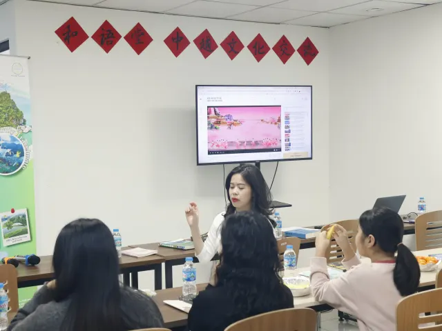 Lớp học giao tiếp thực chiến